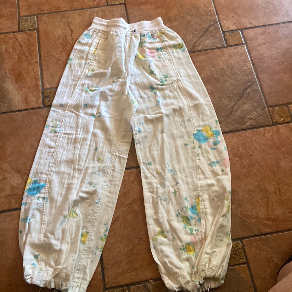 Free people splatter pants, soft and stretchable